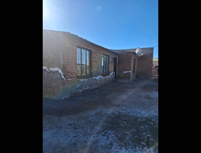 4 BEDROOM HOUSE FOR SALE IN GRASSLANDS